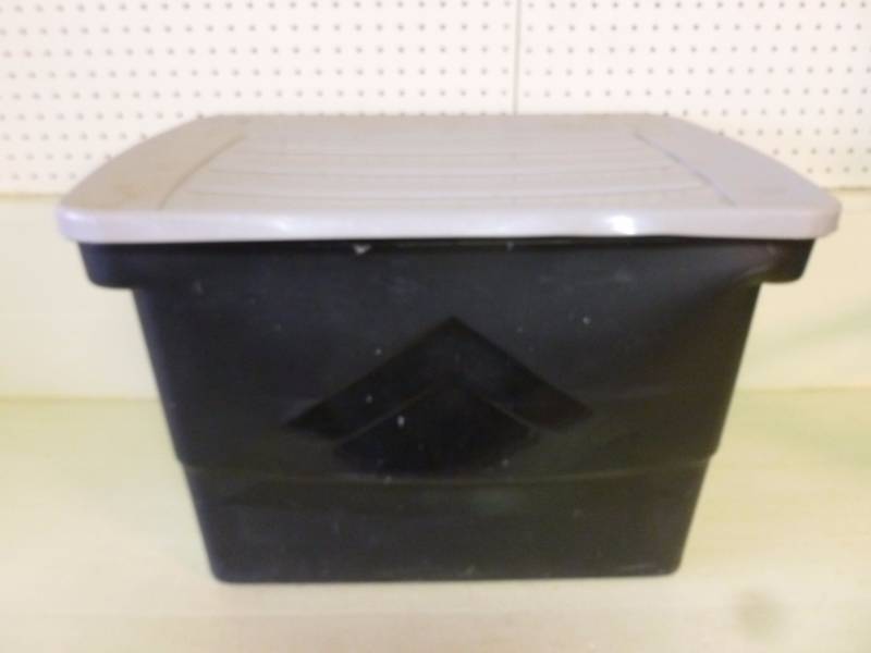 lot 131 image: Storage Tote