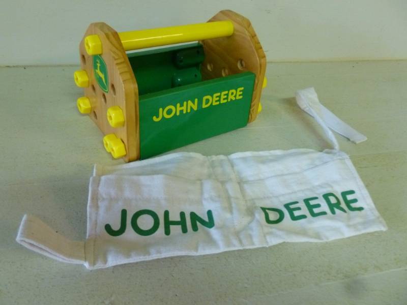 lot 140 image: John Deere Toy