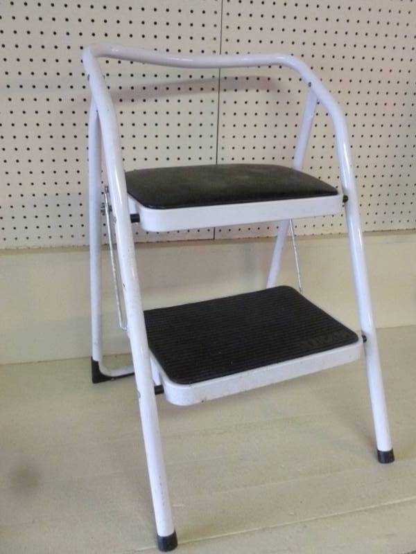 lot 162 image: Step Stool
