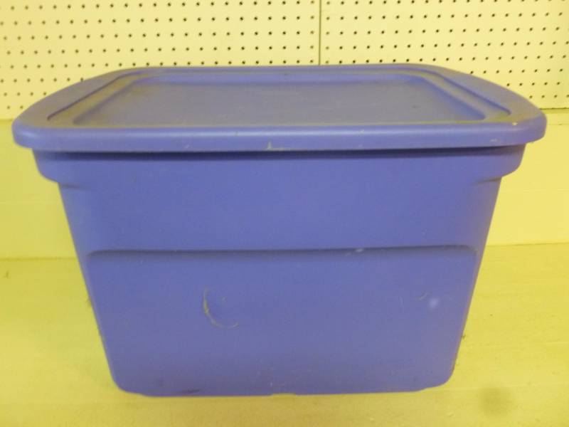 lot 173 image: Storage Tote