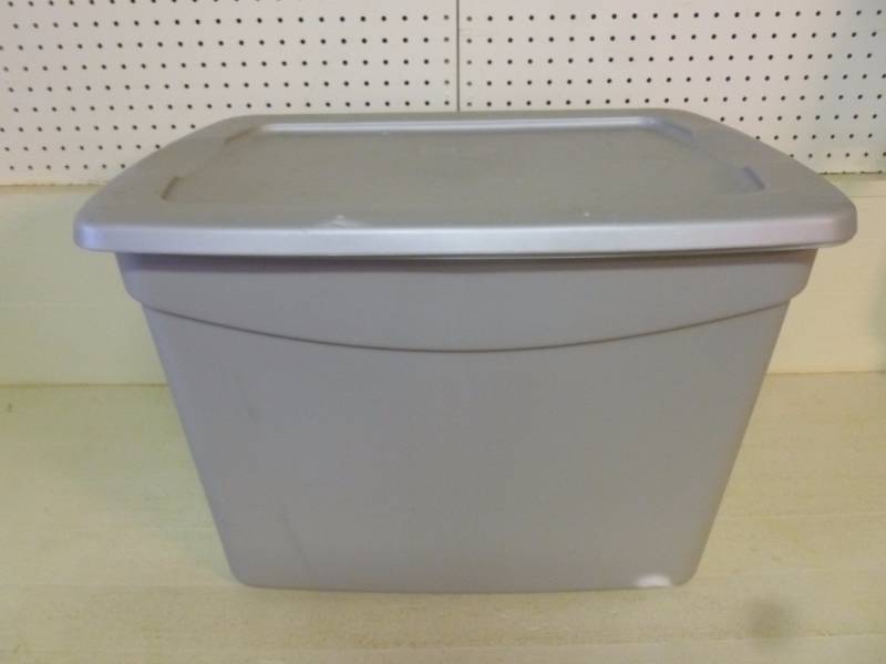 lot 177 image: Storage Tote