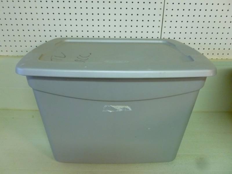 lot 180 image: Storage Tote