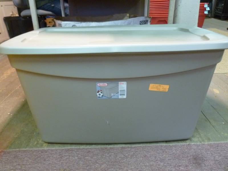 lot 176 image: Storage Tote