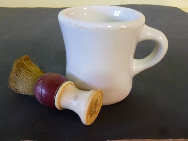lot 188 image: Vintage Shaving Brush