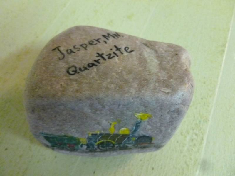 lot 198 image: Quartzite Rock