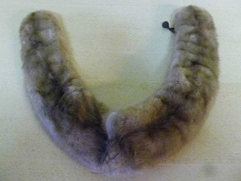 lot 206 image: Vintage Fur Shawl