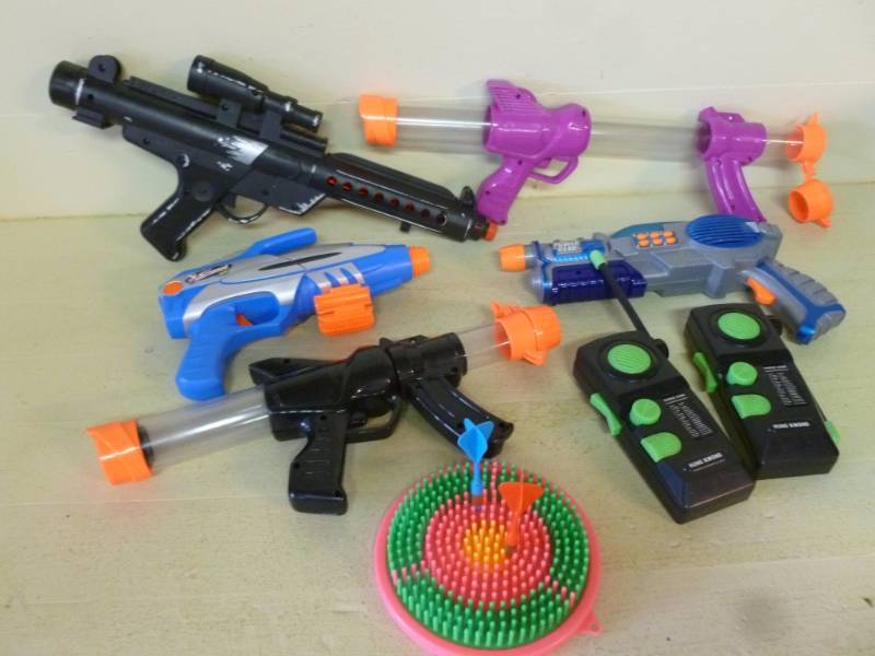 lot 221 image: Kids Toys