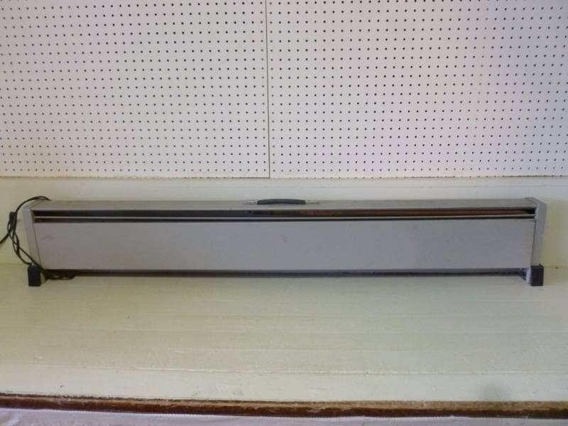 lot 235 image: Floor Heater