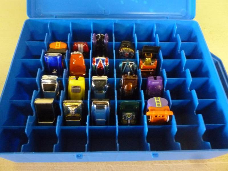 lot 247 image: Hot Wheel Case