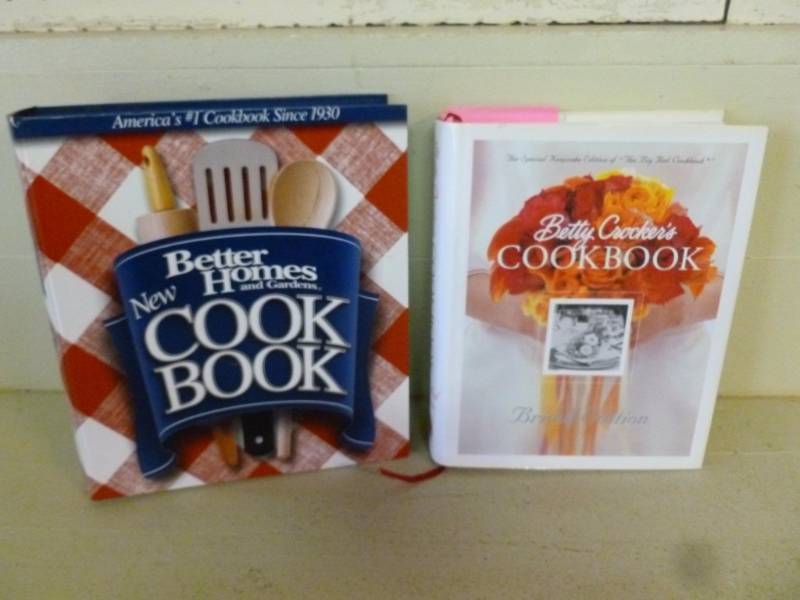 lot 271 image: Cookbooks