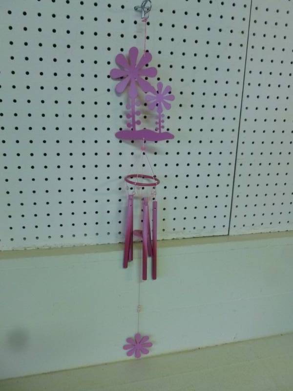 lot 285 image: Wind Chime