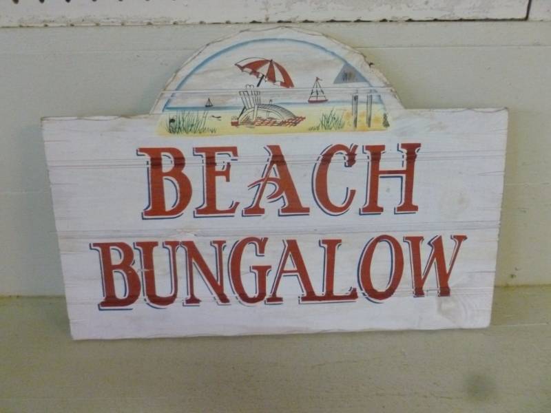 lot 286 image: Wooden Sign