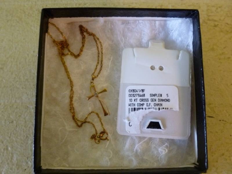 lot 298 image: Gold Necklace