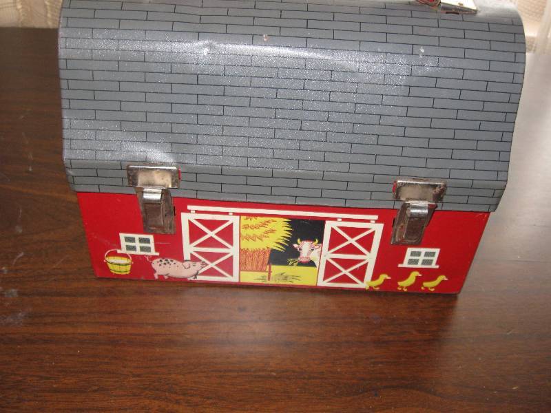 Vintage Lunch Box - Barn