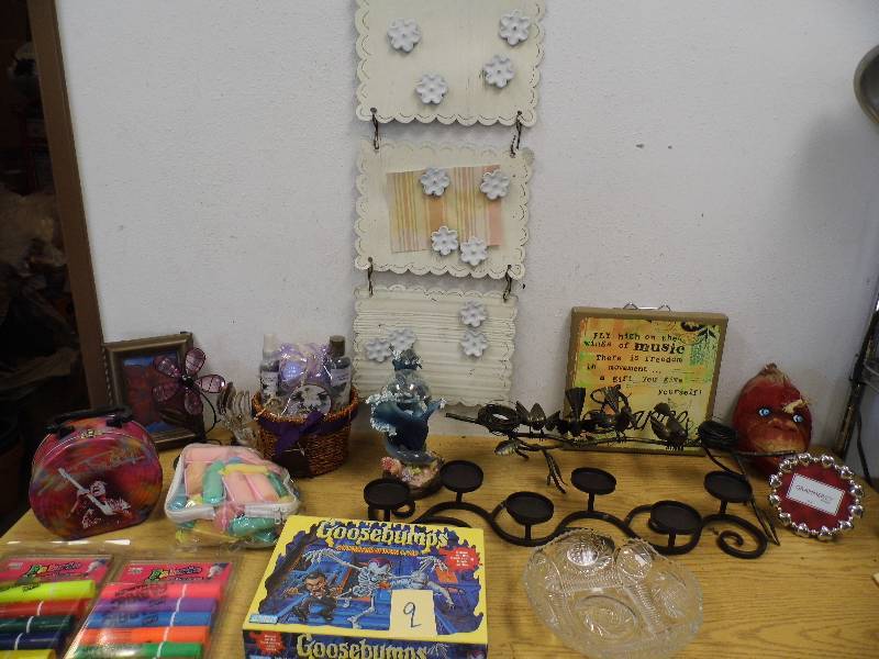 Wall Hangings & Decor