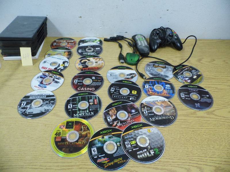 Xbox Games, Contoller and Empty Cases