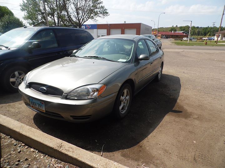 2004 Ford Taurus