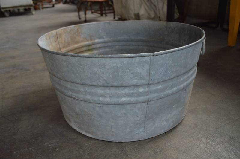 Galvanized Tub | Farm and Industrial Antique | K-BID