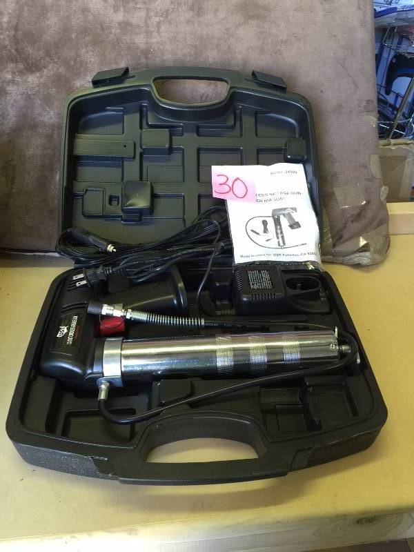 lot 30 image: GREAT UST Ultimate Solution Tools Cordless Grease Gun Battery Case 18 Volt 2450G