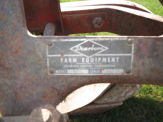 Dearborn Model 10 - 1    2 Bottom Plow