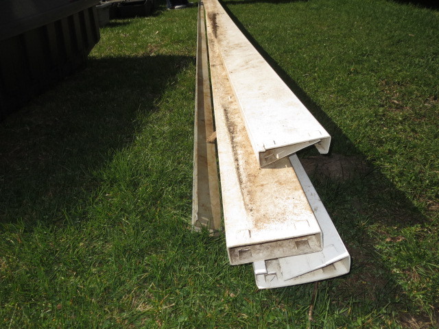 3 Vinyl Fencing Rails (White)