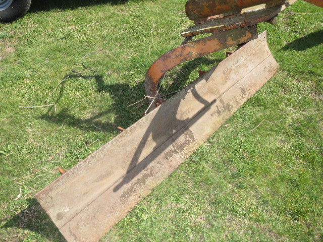 Back mount blade