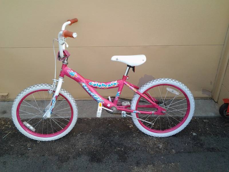 lot 17 image: Radio Flyer & Sears Trikes