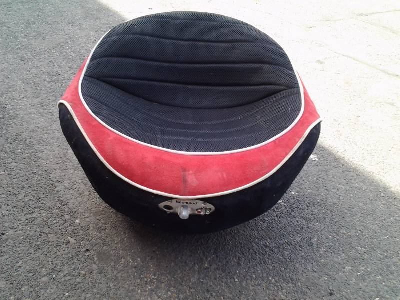 lot 25 image: Boompod Gaming Chair