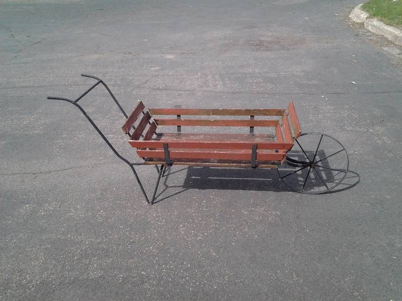 lot 52 image: GardenLandscape Wheel Barrow