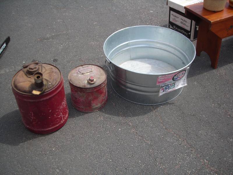 lot 61 image: 17 Gallon Steel Wash Tub, 2-Gas Cans