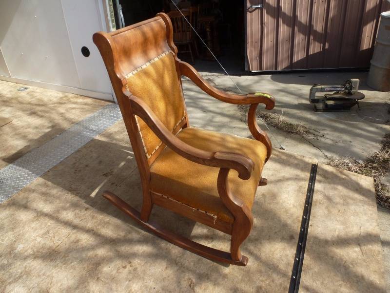lot 24 image: Antique Rocking Chair