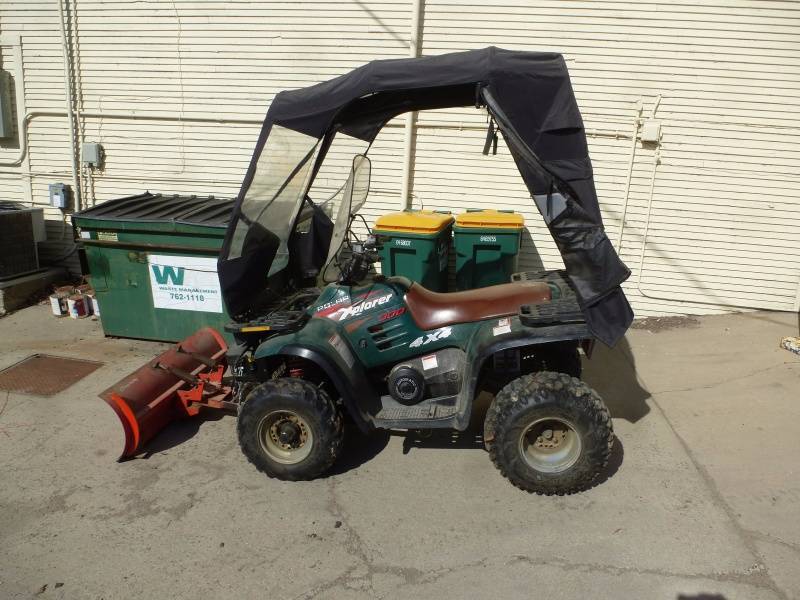 lot 1 image: 1998 Polaris 300 Explorer 4WD