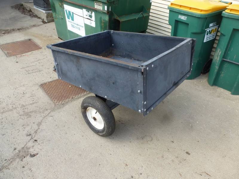 lot 37 image: Yard Trailer
