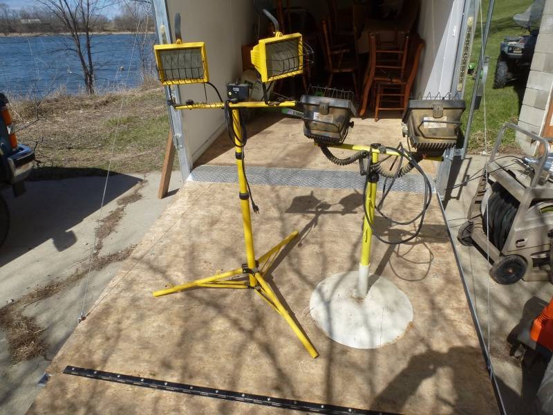 lot 42 image: Shop Light Stands