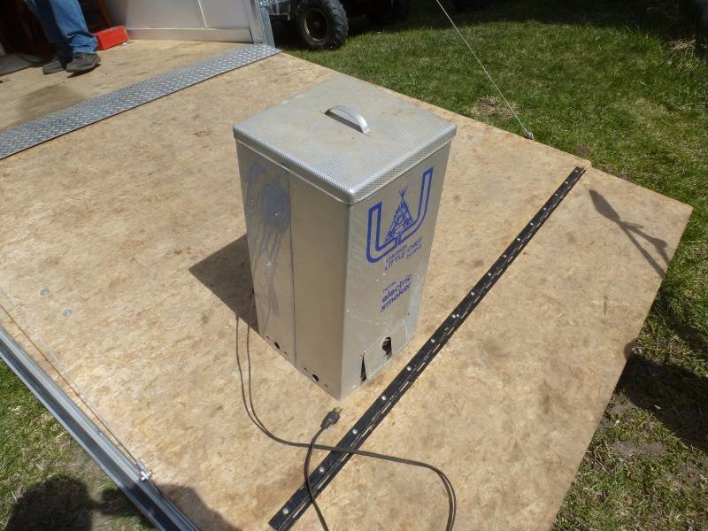 lot 52 image: Luttr Jensen Electric Smoker
