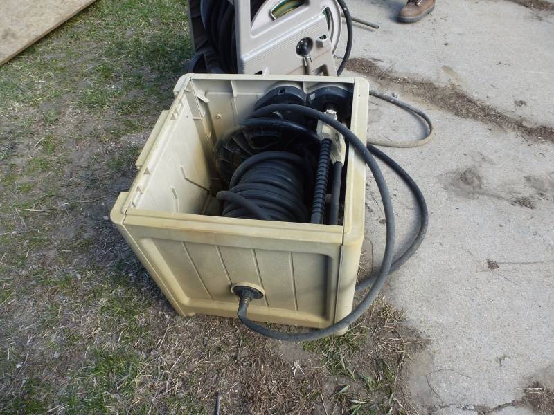 lot 55 image: Sun Cast Hose Caddy