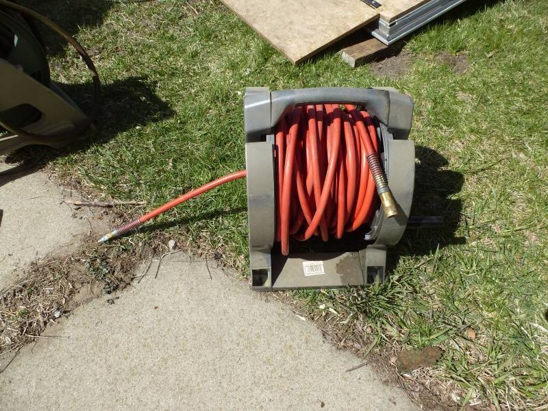 lot 57 image: Air Hose Reel