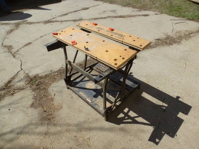 lot 77 image: Black & Decker Work Mate 400