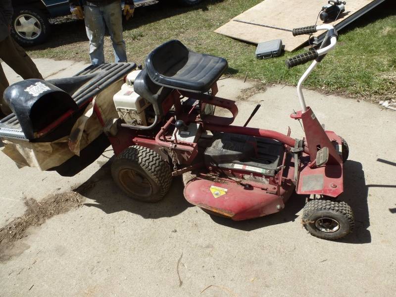 lot 78 image: Snapper Lawn Mower