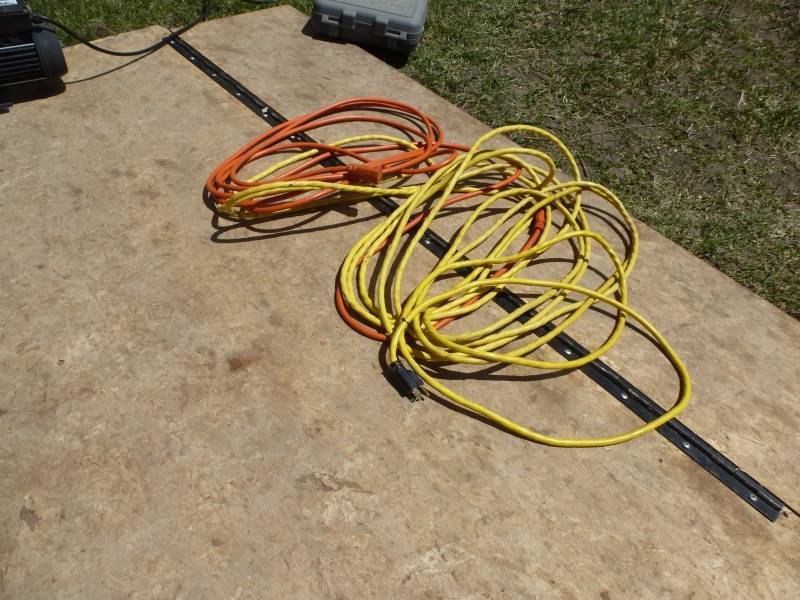 lot 81 image: Extension Cords Yellow& Orange