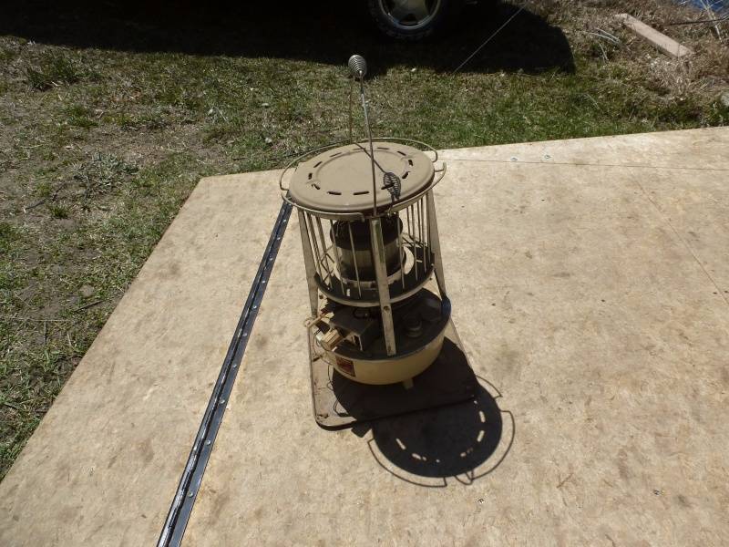 lot 90 image: Kerosene Heater