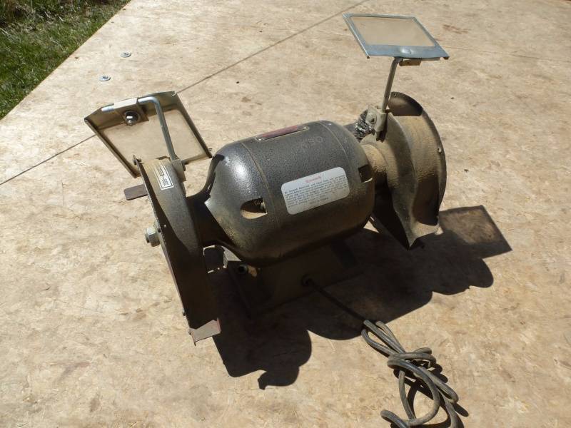 lot 101 image: Dura Craft Grinder