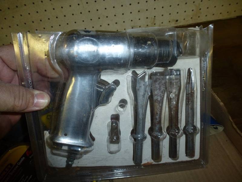 lot 121 image: Cummins Pneumatic Chisel