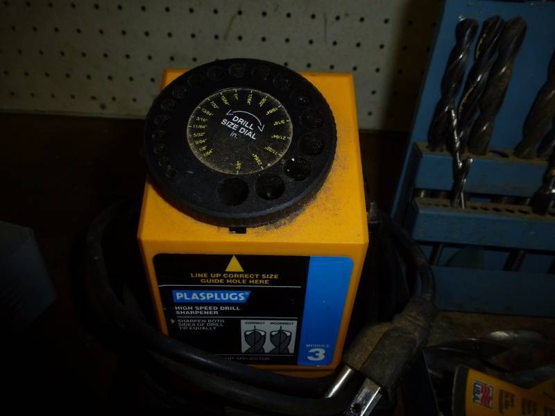 lot 122 image: Drill Bit Set with sharpener