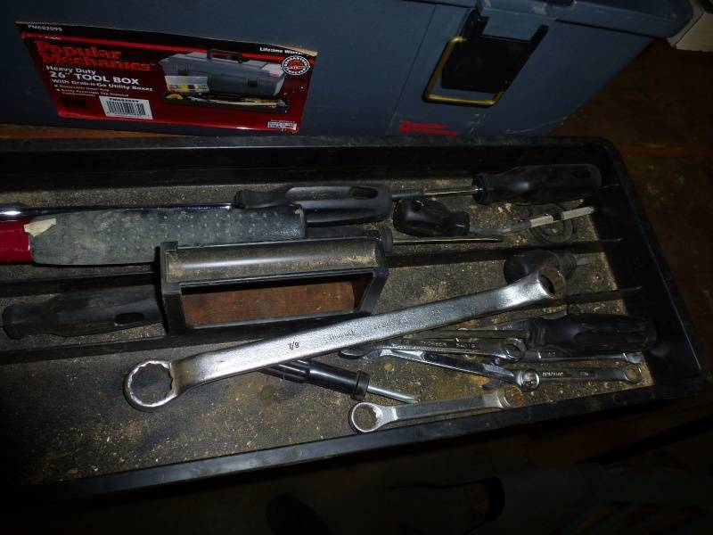 lot 137 image: Assorted Sockets- Popular Mechanics tool box