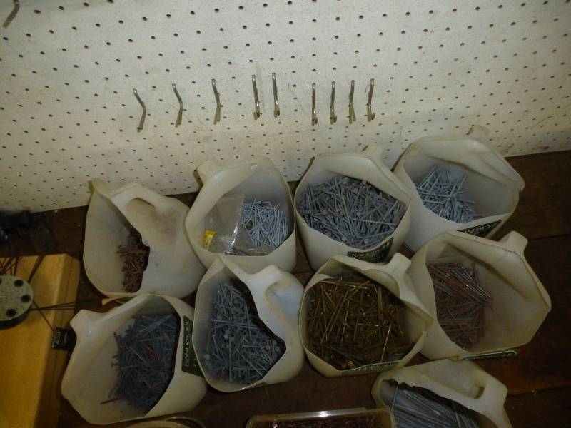 lot 143 image: Assorted Nails