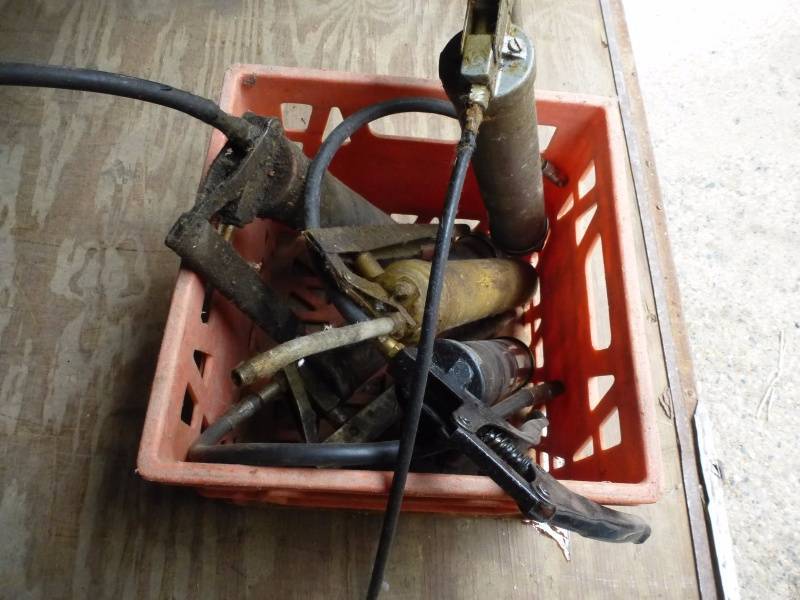 lot 174 image: Assorted Grease Guns