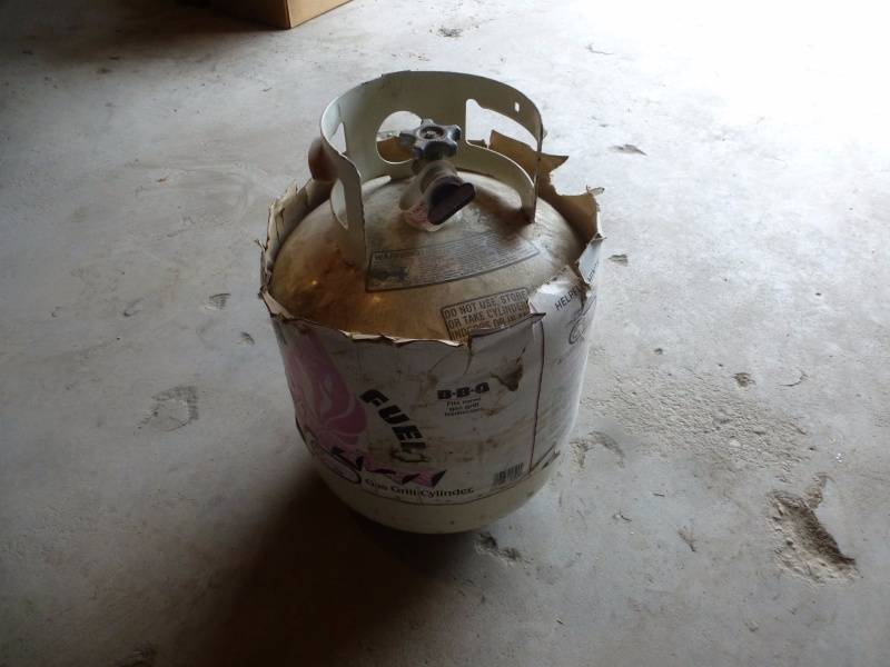 lot 179 image: 20 Lb LP Tank