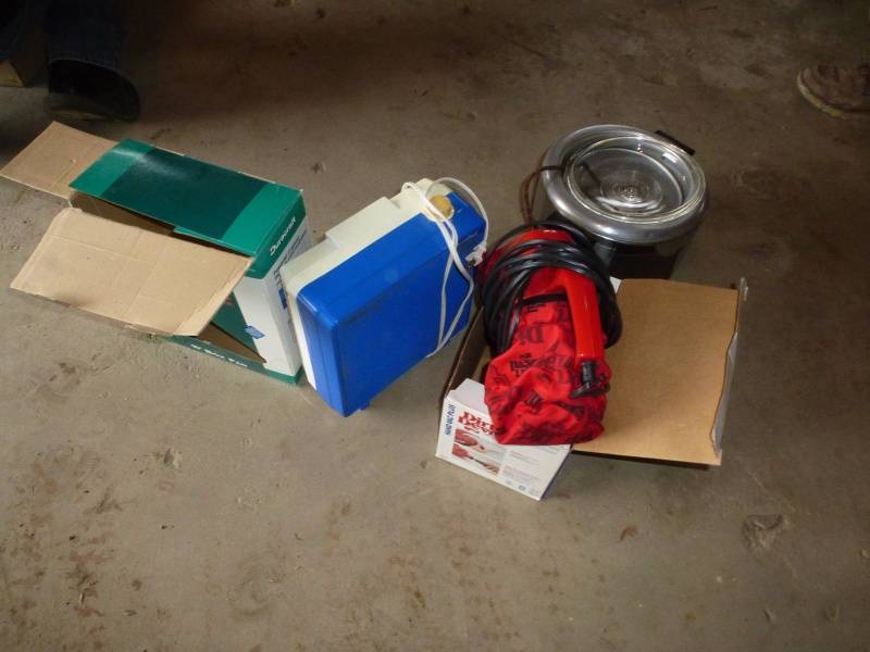 lot 193 image: Dirt Devil, Slow cooker, Circulation fan