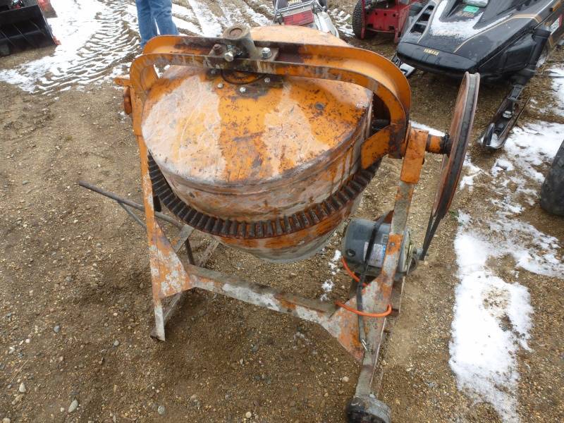 lot 21 image: Montgomery Ward Cement Mixer